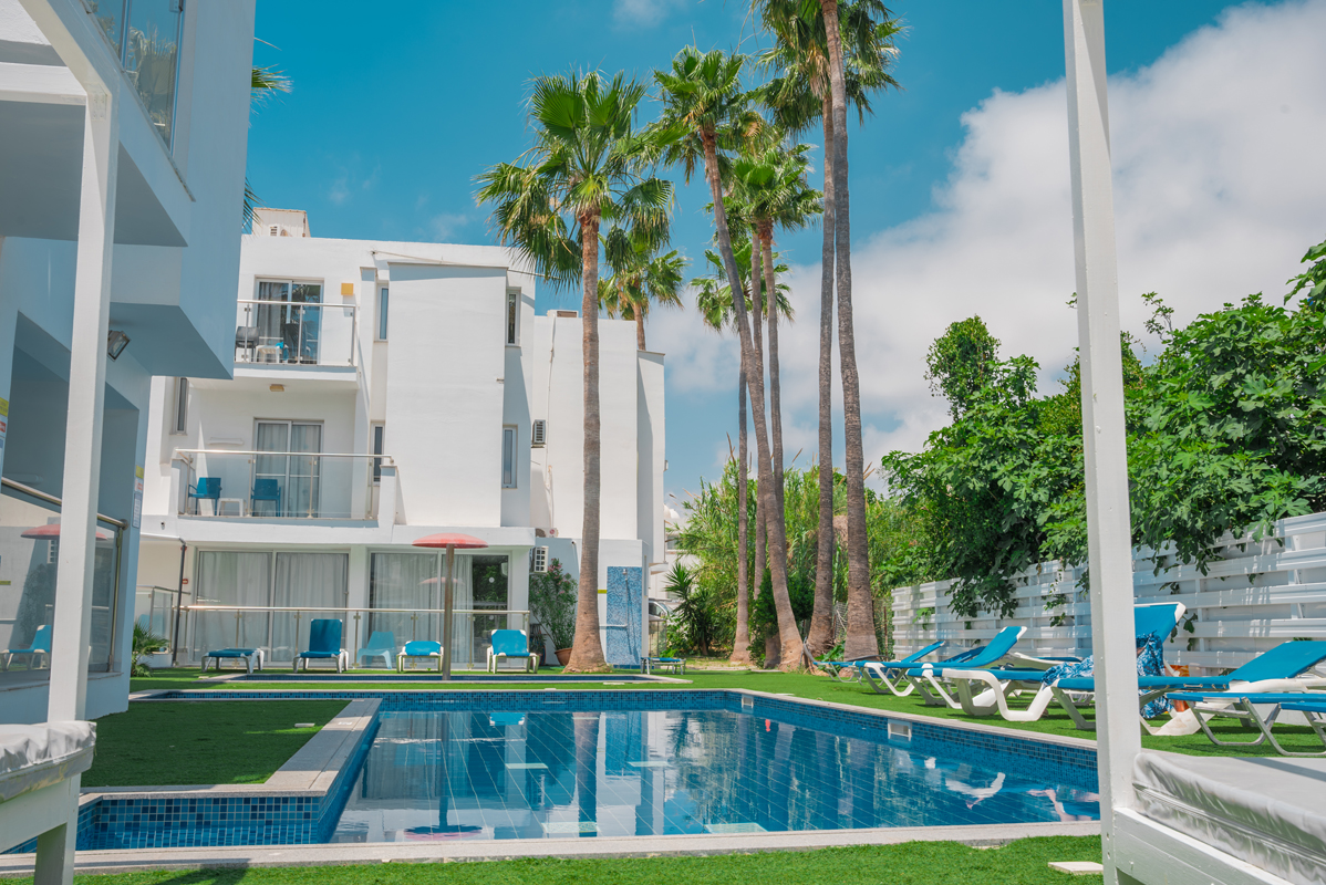 Rio Gardens Apart.